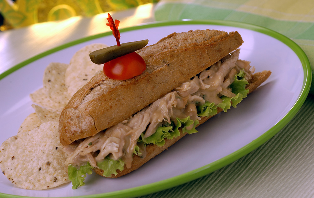 Sandwich de Pollo con Mermelada de Tamarindo