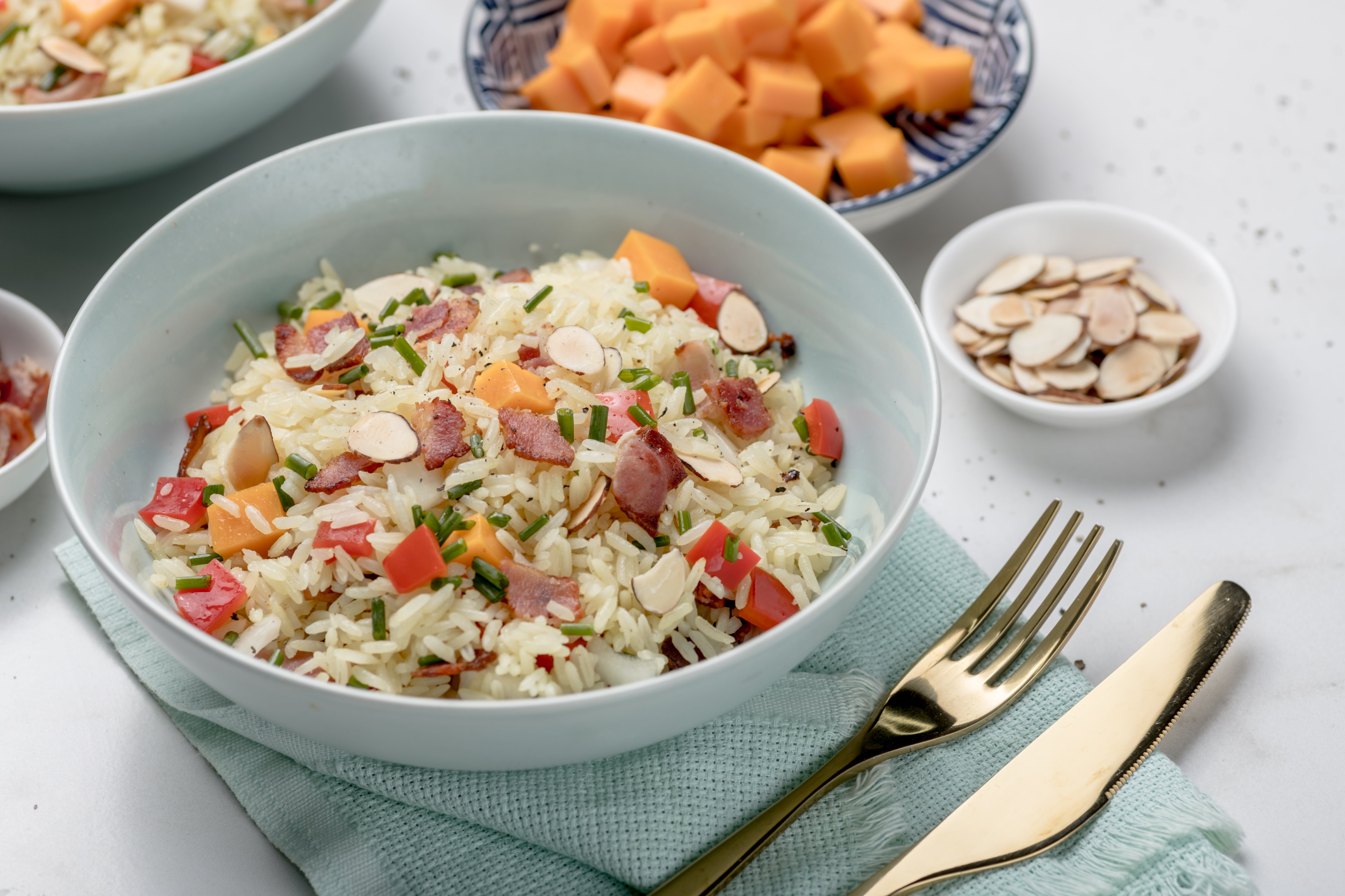 ARROZ CON QUESO Y TOCINETA
