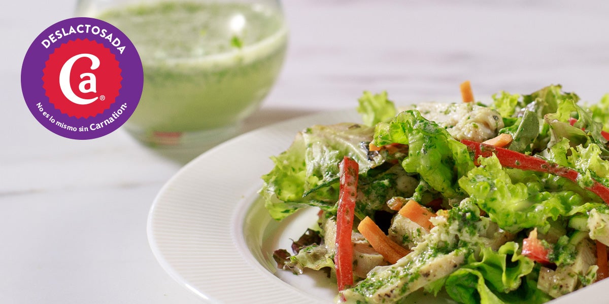 Ensalada Fresca con Salsa de Cilantro