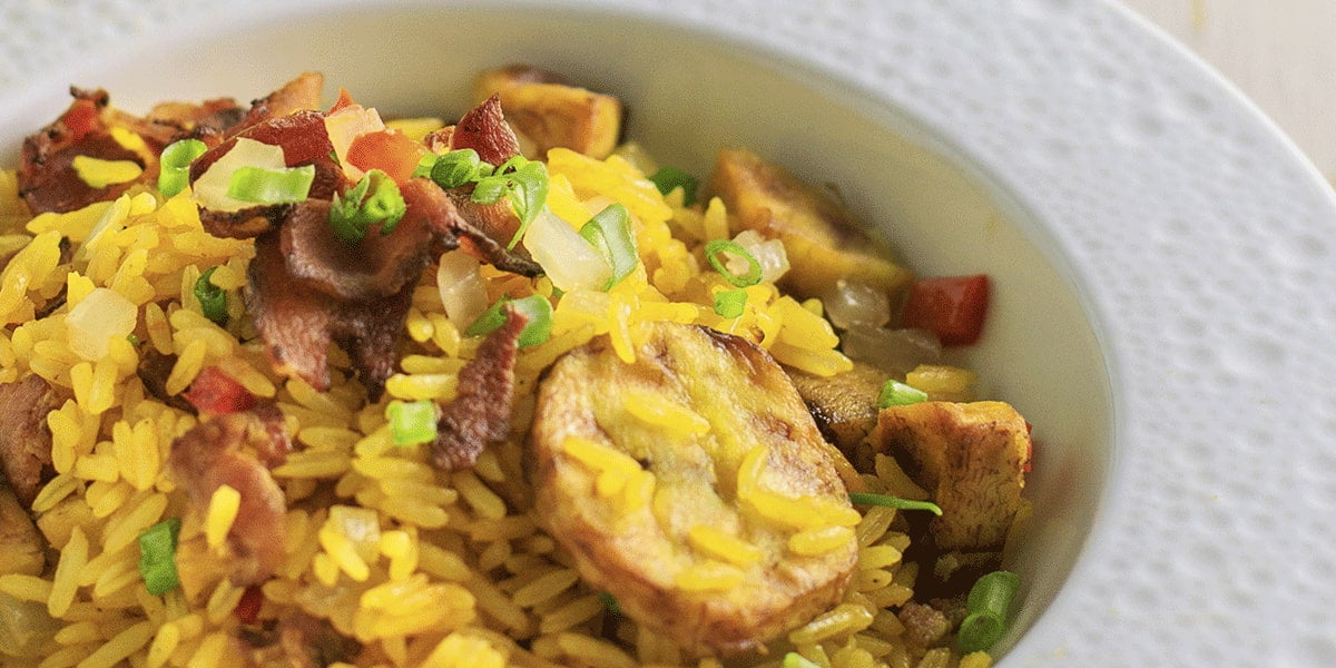 Arroz Con Tocineta Y Platanos Maduros