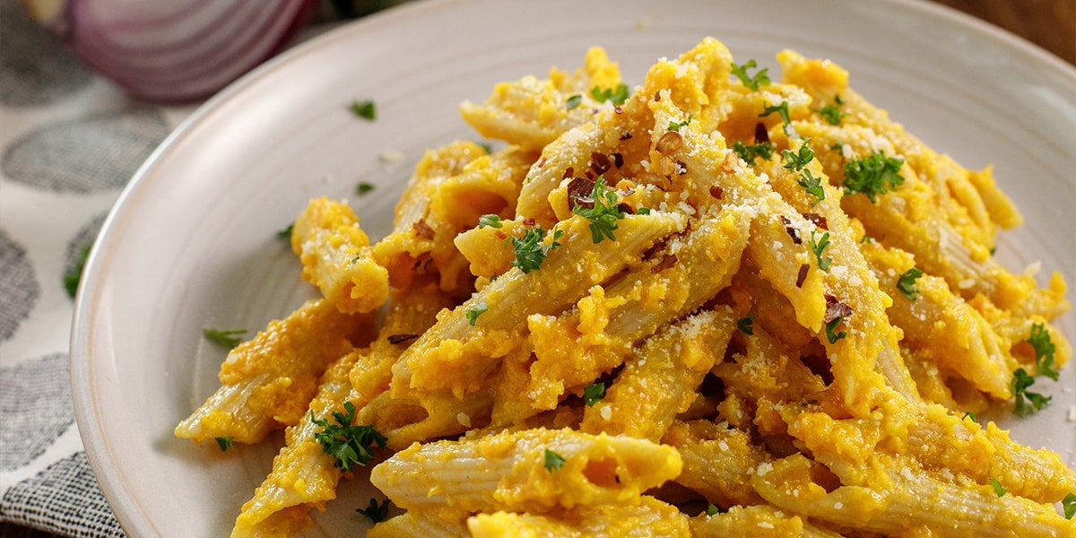 Pasta con pesto de zanahoria