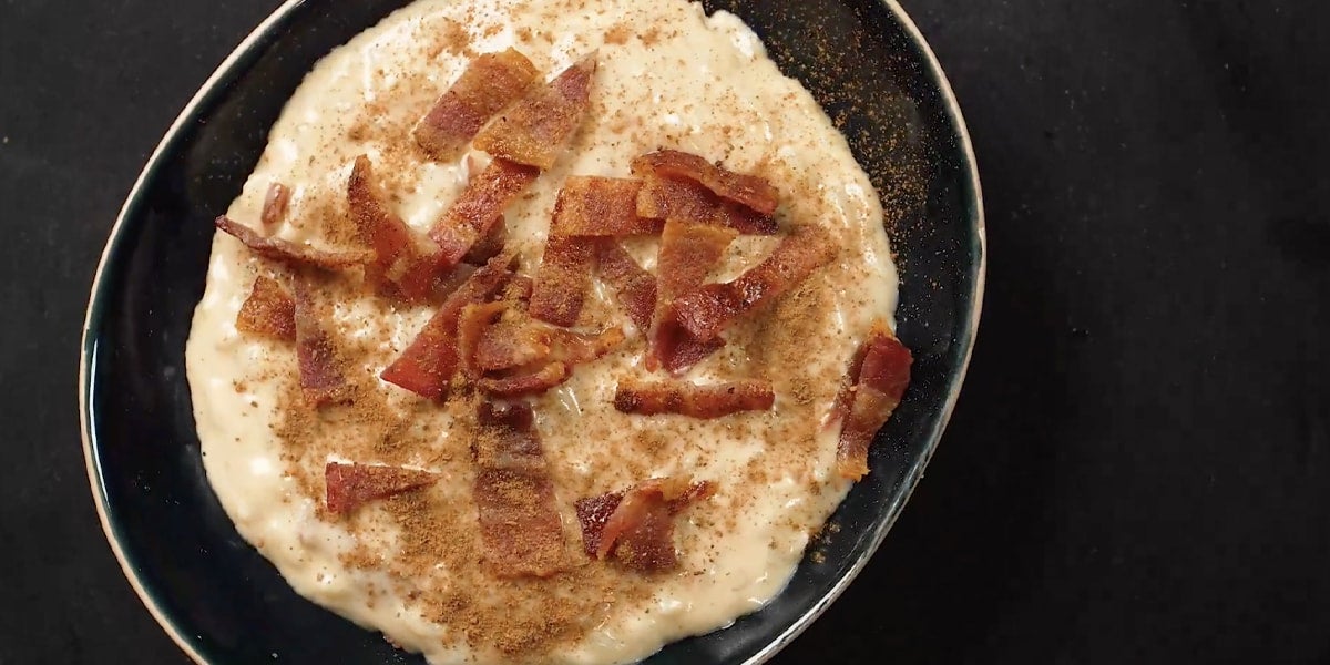 Arroz con leche, tocineta y canela