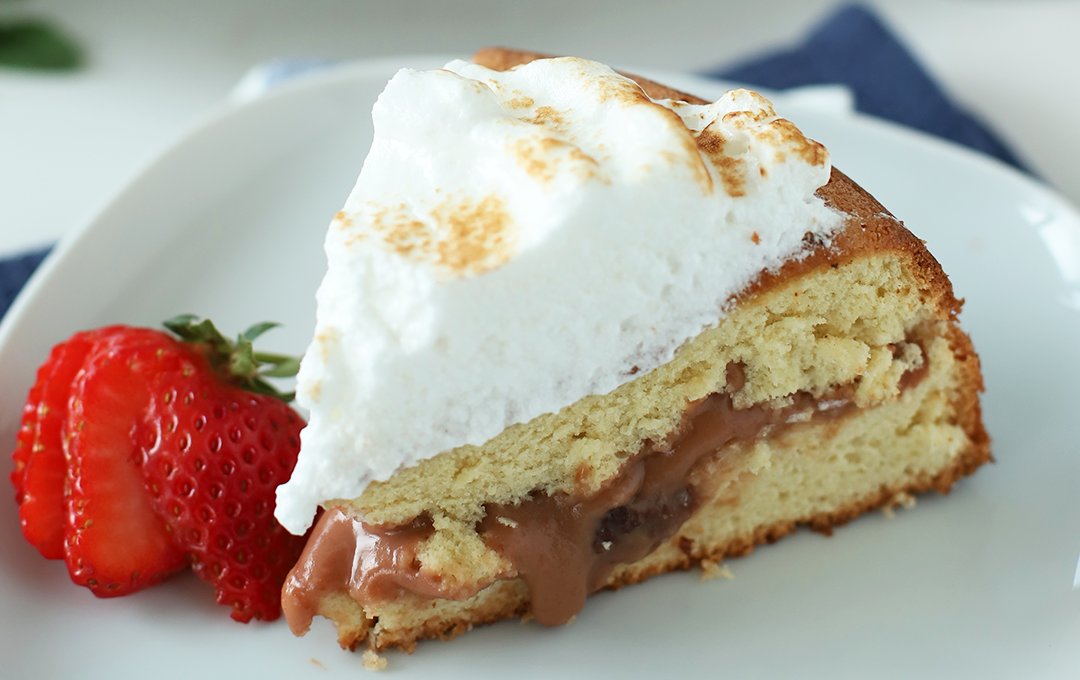 Bizcocho Relleno de Habichuelas con Dulce