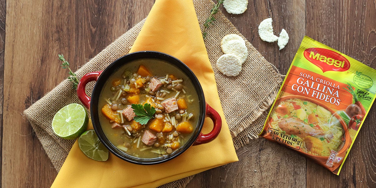SOPA DE GALLINA CON FIDEOS Y LENTEJAS
