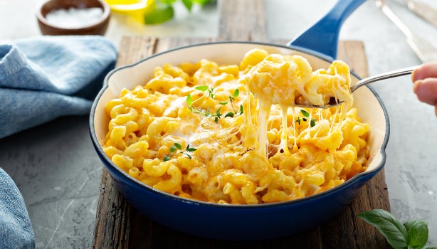 Sigue estos 10 pasos para hacer macarrones con queso