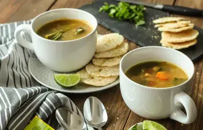 Sopa de Garbanzos con Espinacas Sopa de Garbanzos con Espinacas