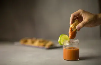 Pescado al Horno con Salsa de Ketchup de Guineo