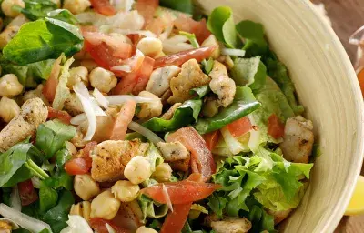 Ensalada de garbanzos y pollo Ensalada de garbanzos y pollo
