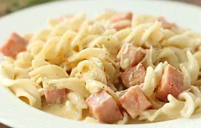 Pasta a la Parmesana Pasta a la Parmesana