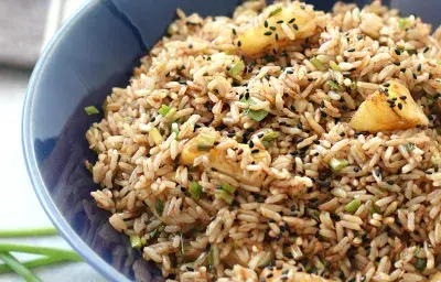 ARROZ AL SESAME CON PIÑA Y COCO