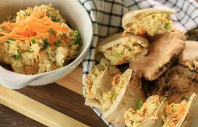 PAN PITA CON ENSALADA DE POLLO PAN PITA CON ENSALADA DE POLLO