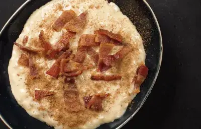 Arroz con leche, tocineta y canela