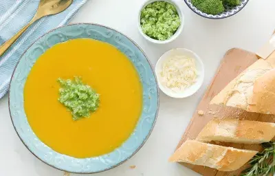 Crema de Zanahoria con Pesto Crema de Zanahoria con Pesto