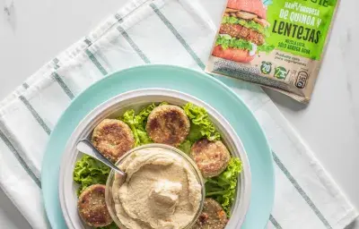 FALAFEL DE QUINOA Y LENTEJAS MAGGI CON HUMMUS