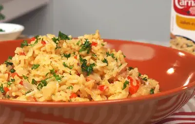 ARROZ CREMOSO CON QUESO Y TOCINETA