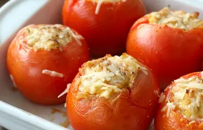 Tomates Rellenos de Pollo