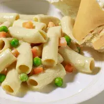 Pasta con Crema y Vegetales
