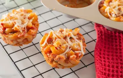 MACARRONES HORNEADOS CON CHORIZO Y QUESOS MACARRONES HORNEADOS CON CHORIZO Y QUESOS