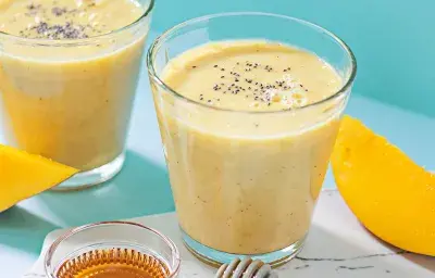 SMOOTHIE DE MANGO Y GUINEO SMOOTHIE DE MANGO Y GUINEO