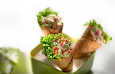 Conos Azucarados Rellenos de Pollo Conos Azucarados Rellenos de Pollo