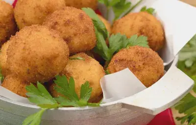 Bolas de Pollo Queso