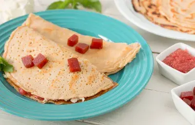 Crepes de Maíz con Queso y Guayaba Crepes de Maíz con Queso y Guayaba