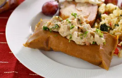 PASTELES EN HOJA CON TOPE BERENJENA A LA CREMA