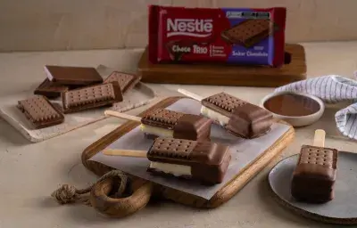 Paletas heladas con Chocotrio