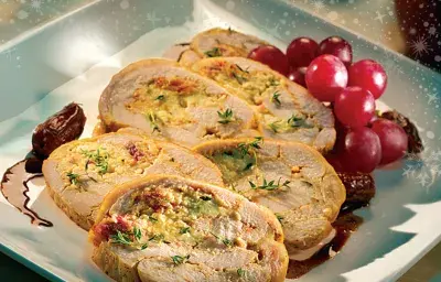 Pechuga de Pavo Rellena de Queso Crema y Dátiles Pechuga de Pavo Rellena de Queso Crema y Dátiles