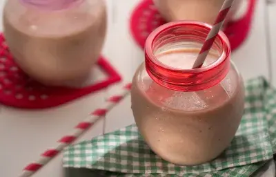 Batida de CEREVITA® con Fresa Batida de CEREVITA® con Fresa