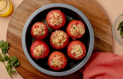 TOMATES RELLENOS CON COUSCOUS