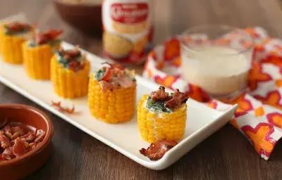Maíz en salsa de hierbas y tocineta Maíz en salsa de hierbas y tocineta