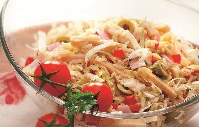 Ensalada de arroz con aderezo de curry Ensalada de arroz con aderezo de curry