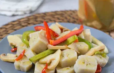 Encurtido De Guineito Verde Con Hongo Y Pimientos Encurtido De Guineito Verde Con Hongo Y Pimientos