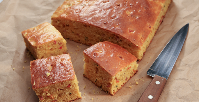 Pan de Maíz con Tocineta y Cebolla