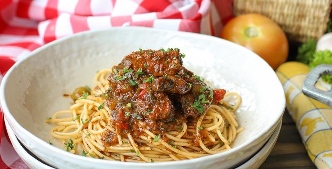 Guiso de Chivo con Pasta