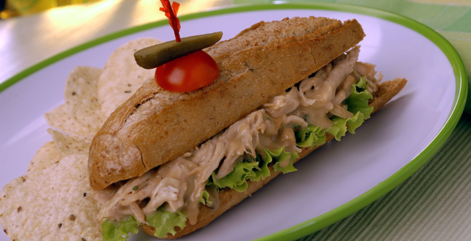 Sandwich de Pollo con Mermelada de Tamarindo