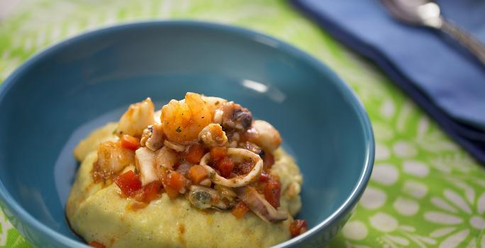 PASTEL DE MAÍZ CON TOPE DE MARISCOS