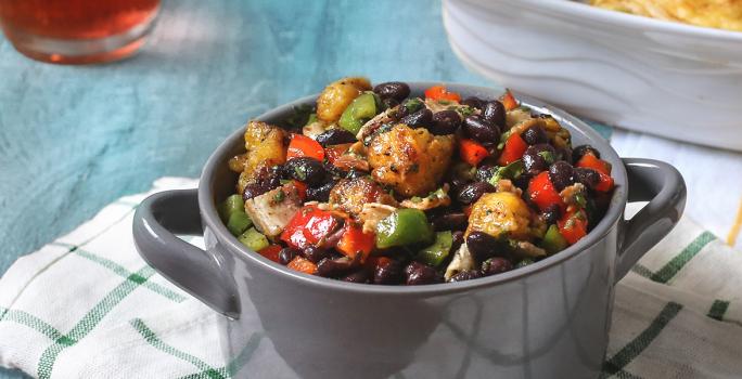 Ensalada De Habichuelas Negras Con Plátanos Maduros Y Tocineta