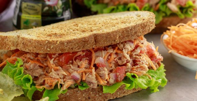 Sandwich de Tuna y vegetales
