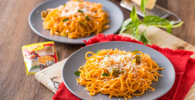 PASTA ROJA A LA GALLINITA TOMATE