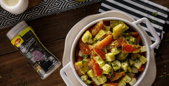 PAPA CAPRESA CON PESTO DE AGUACATE