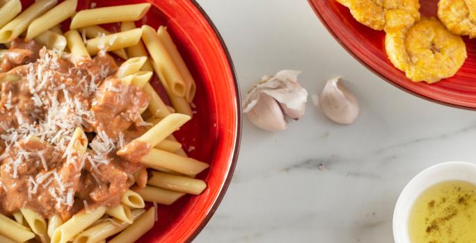 PASTA  ROJA CON CARNATION