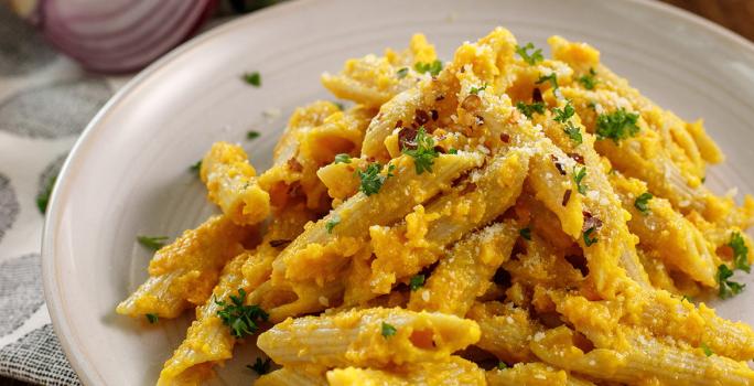 Pasta con pesto de zanahoria