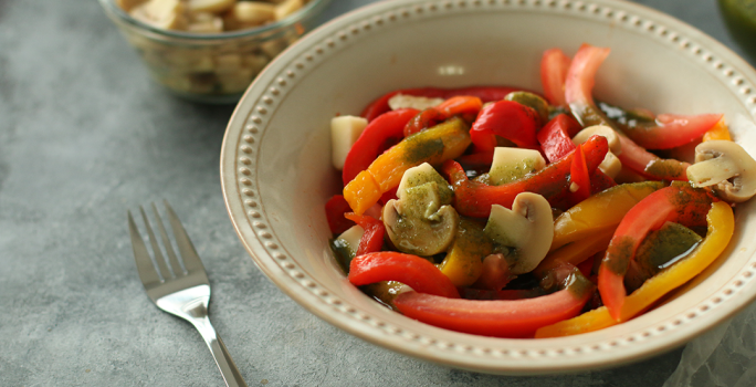 Ensalada de Pimientos y Mozzarella con Salsa Verde