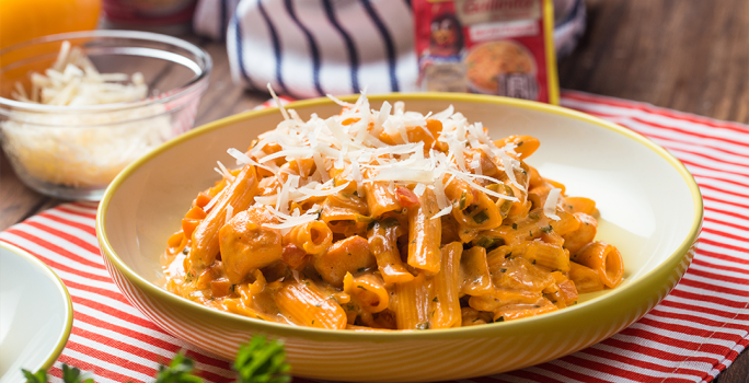 PASTA CON POLLO Y VEGETALES