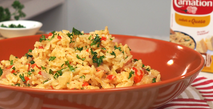 ARROZ CREMOSO CON QUESO Y TOCINETA