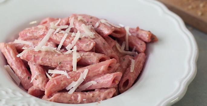 Pasta con Pesto de Remolacha