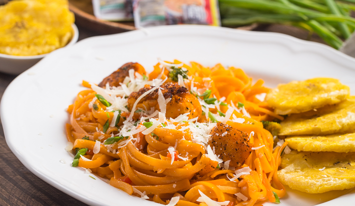 Pasta con Pescado y Vegetales