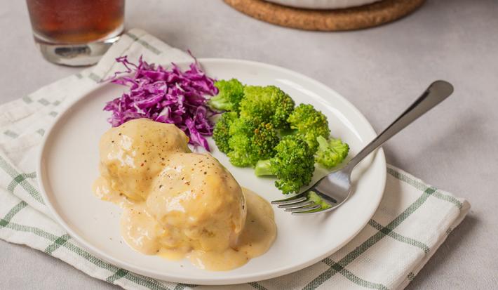 Albondigas De Yuca En Salsa De Queso